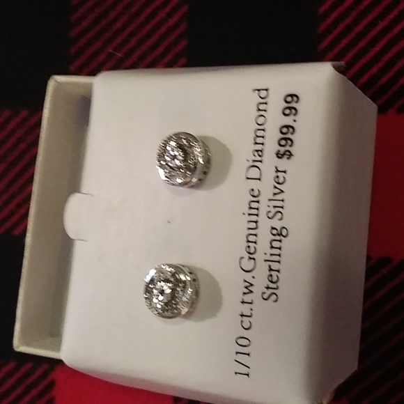 Sterling Silver 1/10 CT. TW. Genuine Diamond Earrings. Brand New. NWT - Picture 4 of 6